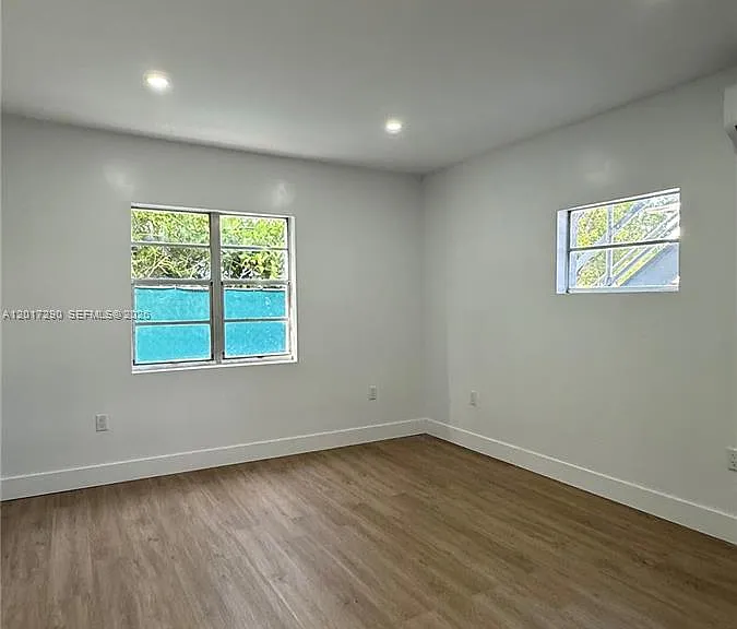 211 SW 10th Ave #2 — Photo 7
