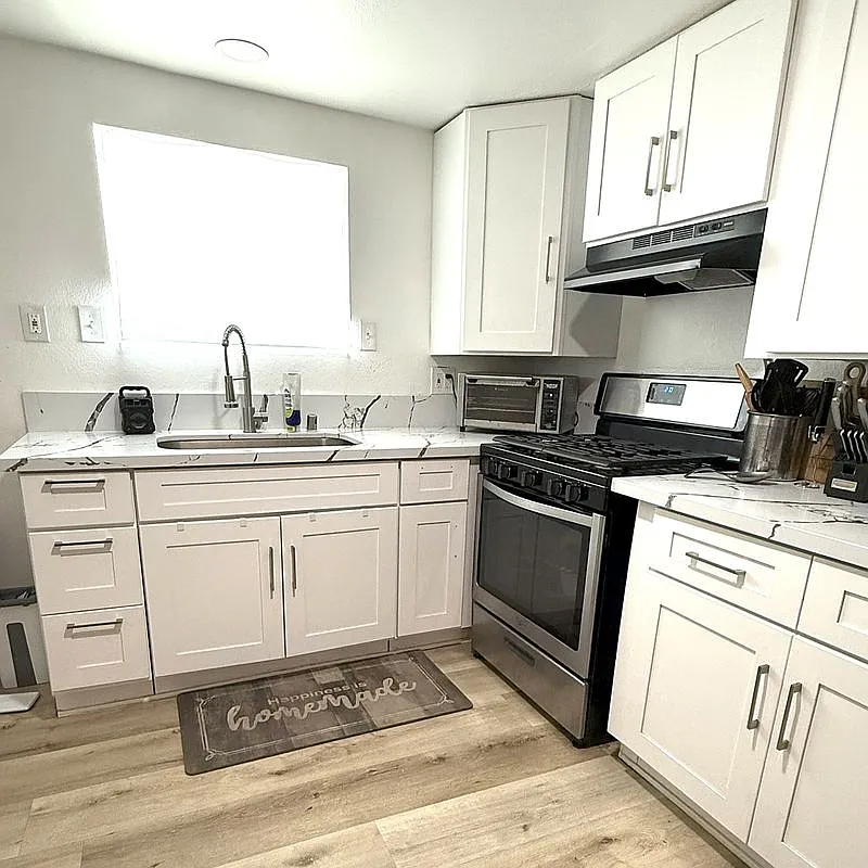 3 bed, 1.0 bath, 858 sqft, $2,500 — Photo 4