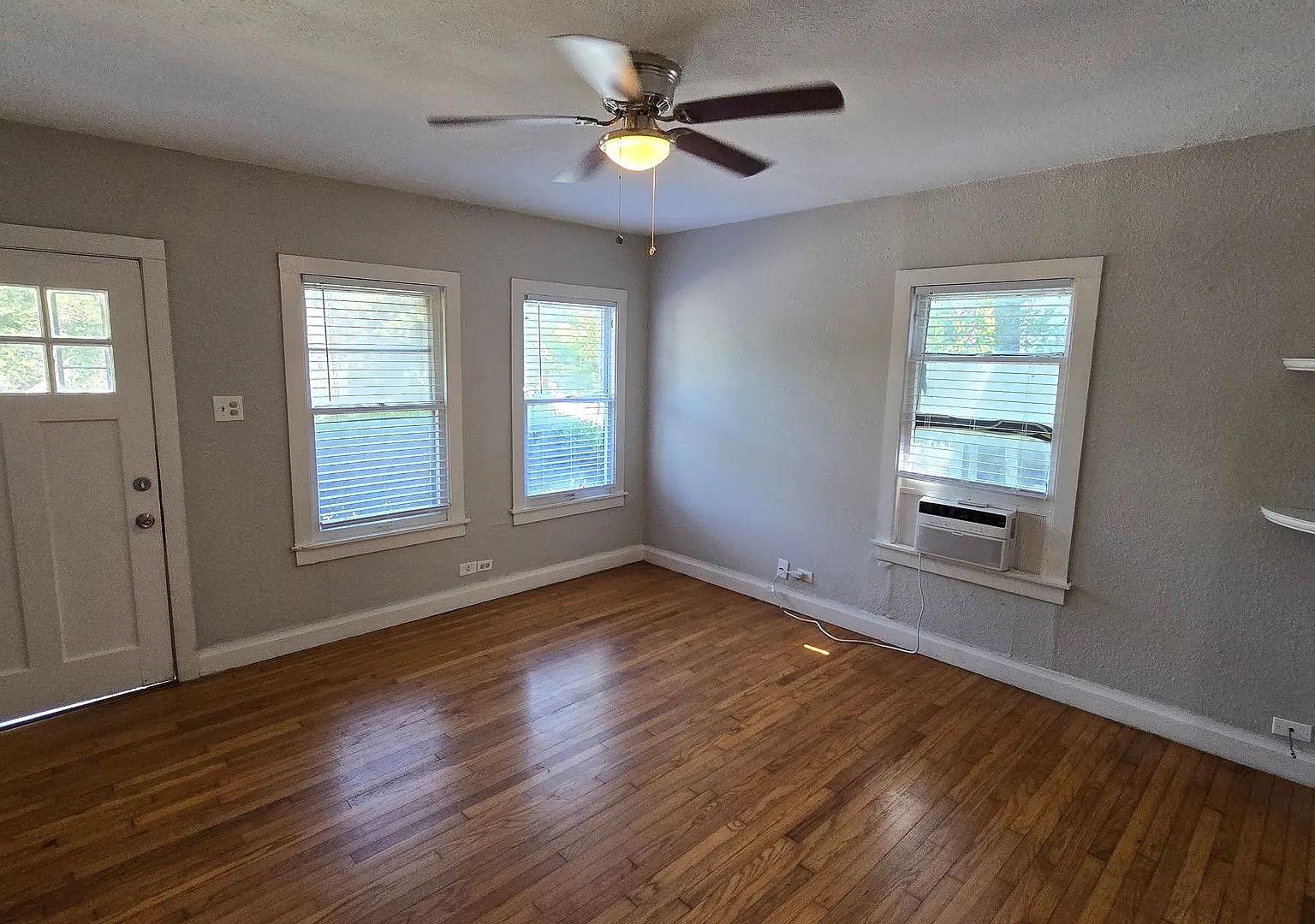 1 bed, 710 sqft, $875 — Photo 4