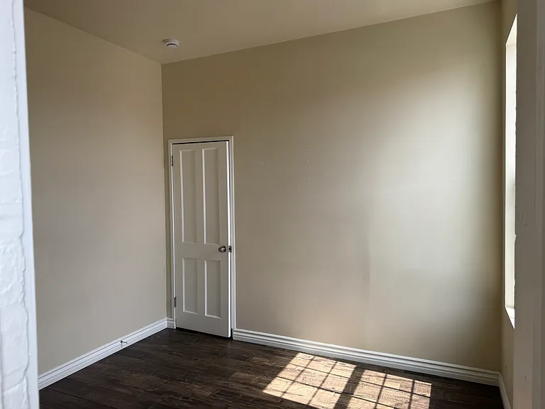 2624 E 130th St #2 — Photo 3