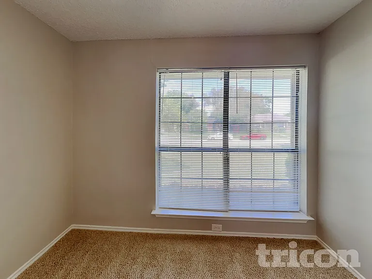 8002 Meadowlark Ln — Photo 12