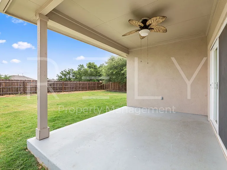 2412 Star Hill Rnch — Photo 43