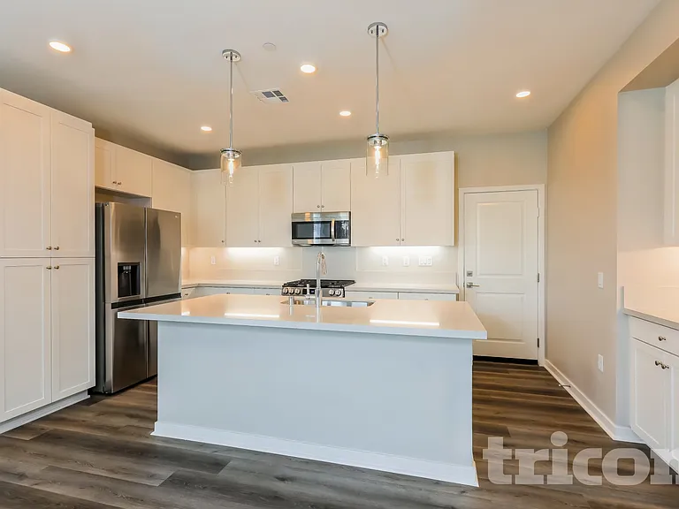 28207 Luther Dr — Photo 4