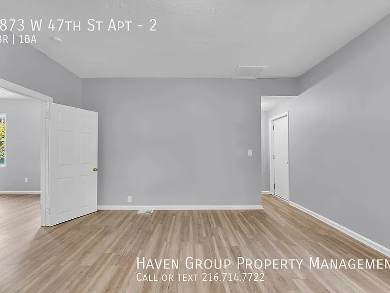1873 W 47th St #2 — Photo 5