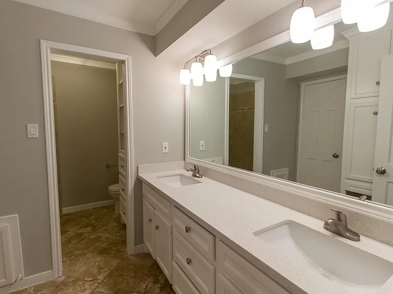 903 Crossroads Dr — Photo 17
