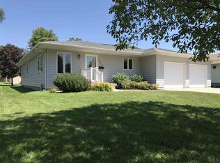 711 W Nebraska St, Pierce, NE 68767