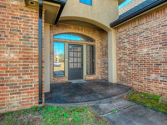 2nd image of 16400 Winding Park Dr