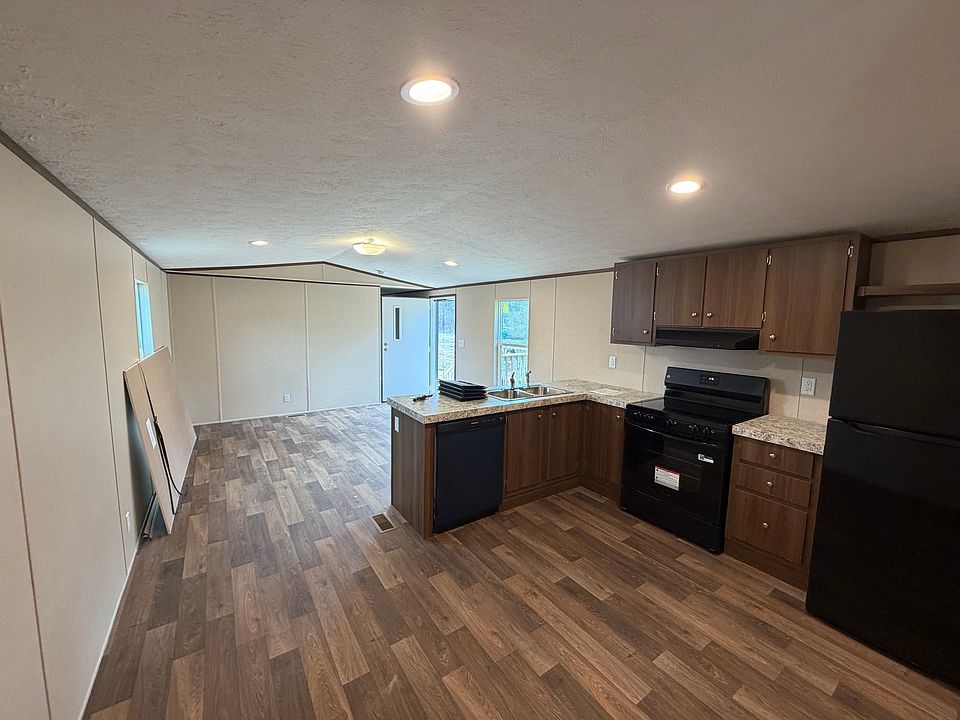 1st image of 132 Linda Ln