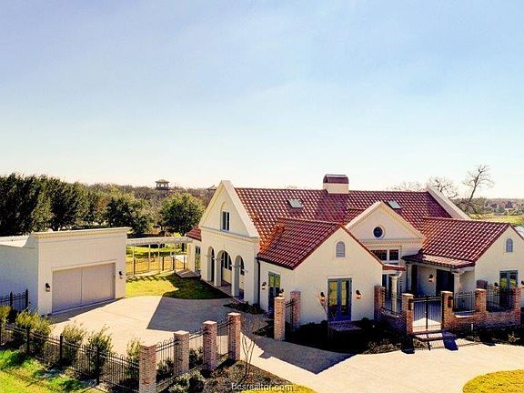 3rd image of 4817 Miravista Ct