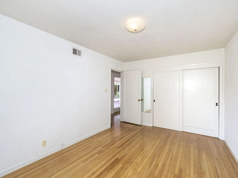 4287 Pomona Ave — Photo 10