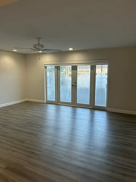 2 bed, 1025 sqft, $2,300 — Photo 2
