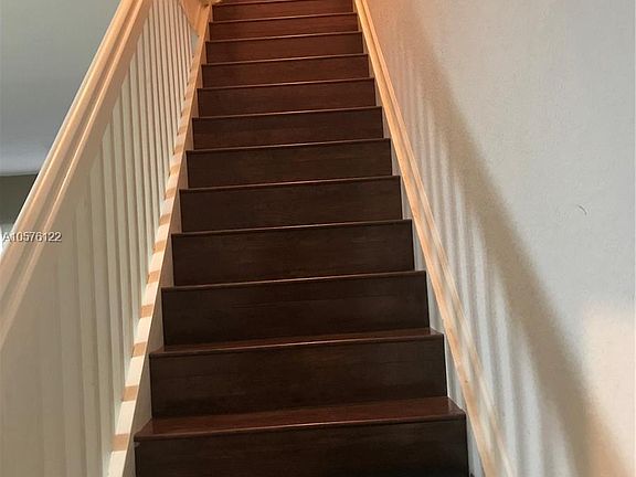 5th image of 6465 Catalina Ln