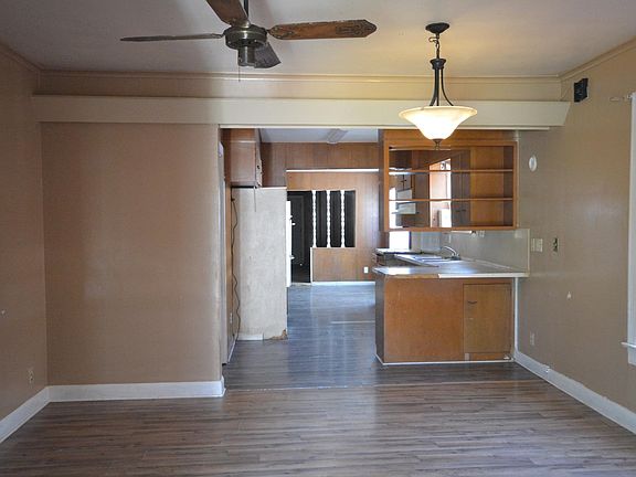 4th image of 4015 Lakeshore Dr