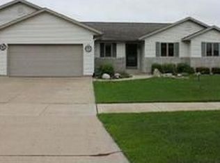 5275 Creekside Pl, La Crosse, WI 54601