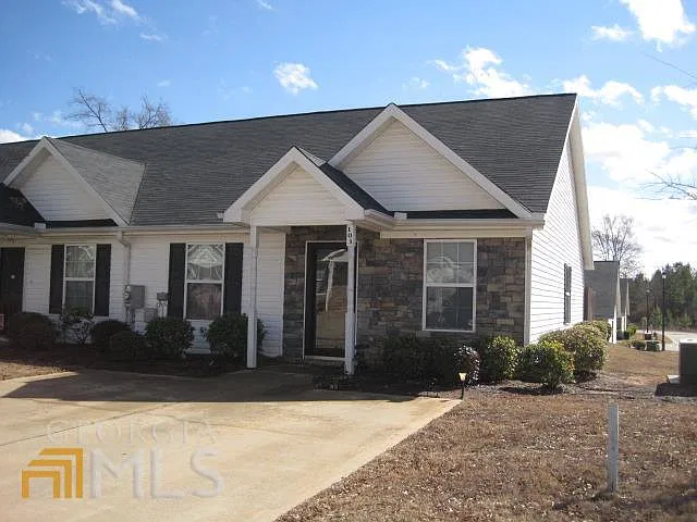 2 bed, 2.0 bath, 1092 sqft, $1,295 — Photo 1