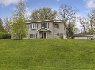 1000 Sunny Ridge Dr, Carver, MN 55315