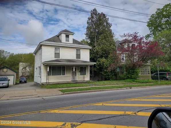 5 S Comrie Avenue, Johnstown, NY 12095