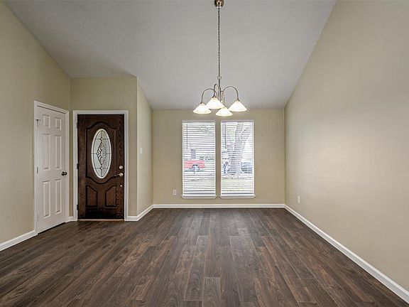 5th image of 4027 Pecan Knoll Dr