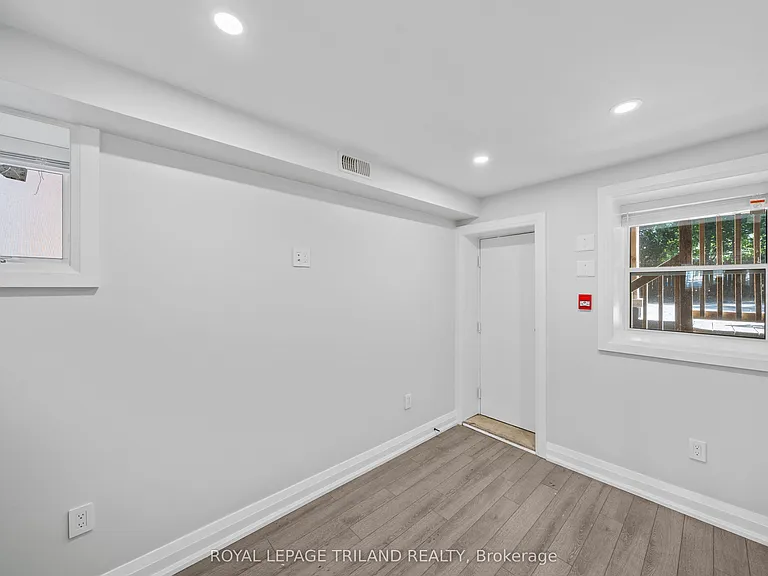 15 Balmoral Ave S #4 — Photo 26
