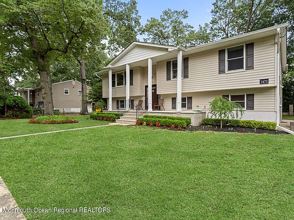 2nd image of 1473 Parkside Drive