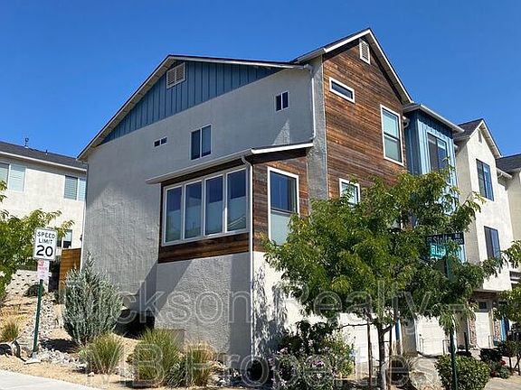 3rd image of 595 Logan Jacob Ln
