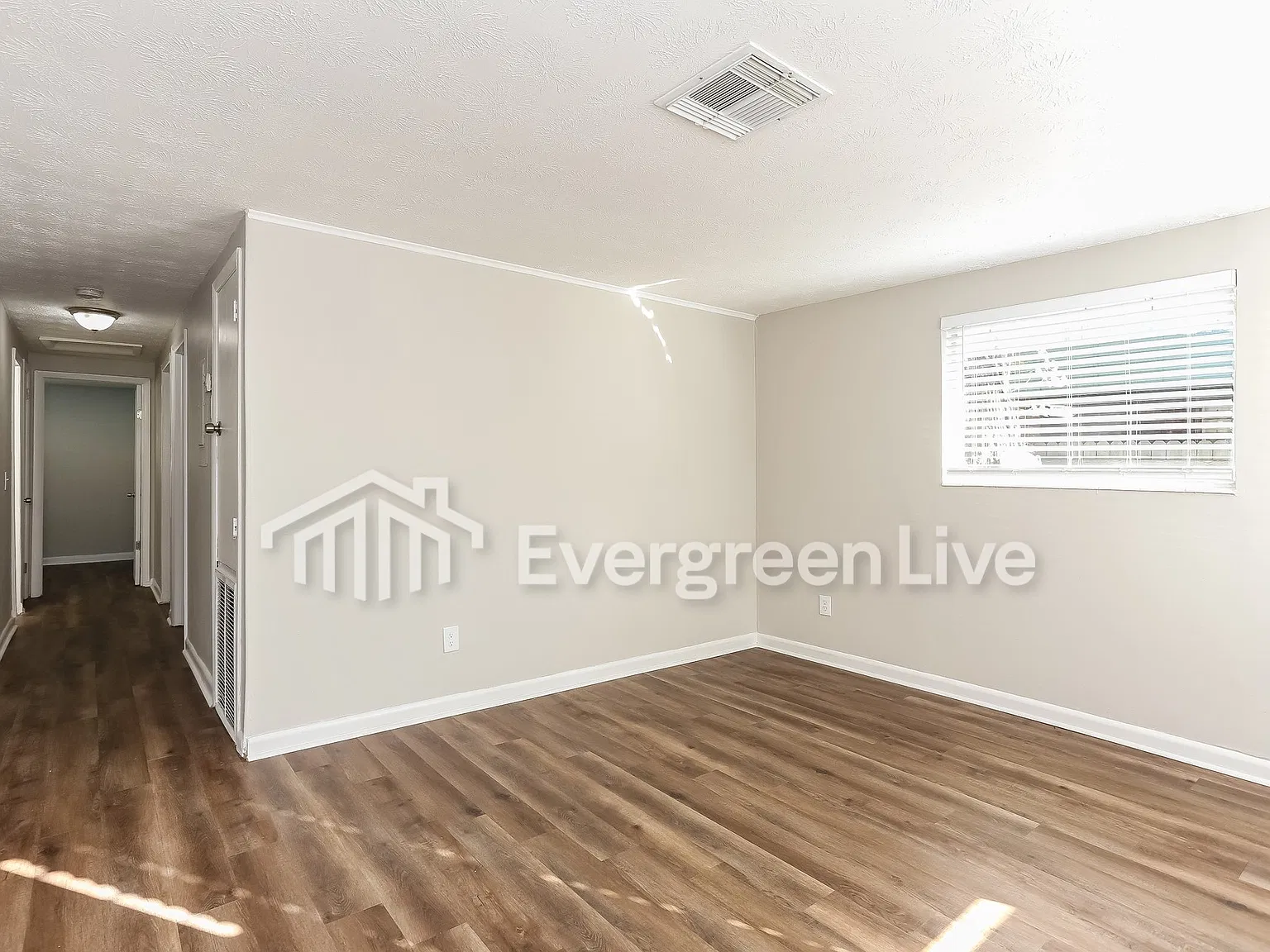 3 bed, 2.0 bath, 920 sqft, $1,095 — Photo 3