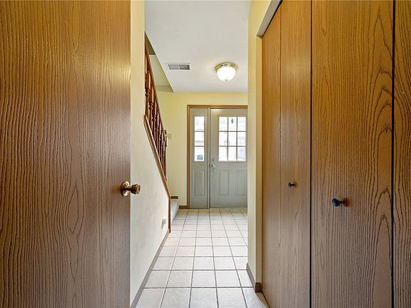 4th image of 309 Shadow Wood Ct