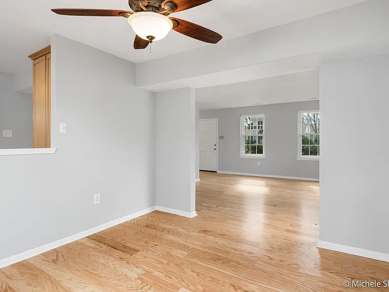 272 Yale Ct — Photo 4
