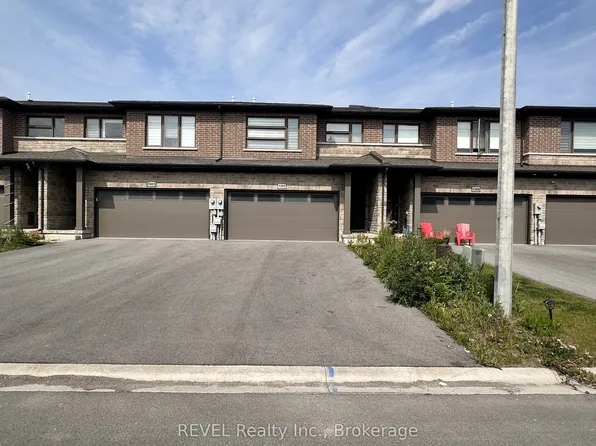 7397 Matteo Dr, Niagara Falls, ON L2H 3T3