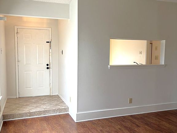 2nd image of 5900 Grelot Rd APT 101