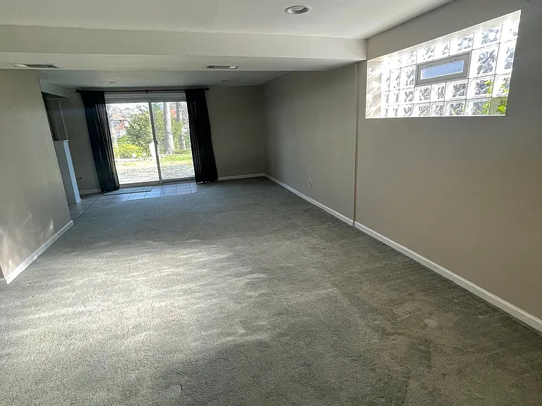 11289 Briarstone Dr — Photo 17
