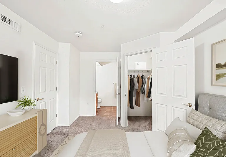 Rose Cove Apartment Homes — Photo 18