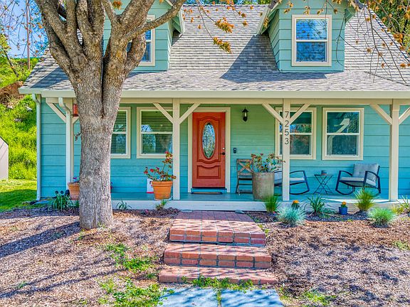 2nd image of 7253 Dilley Ln