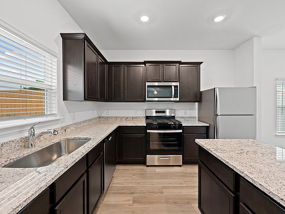 5th image of 10915 Quinn Ct