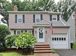 105 Oak Ln, Cranford, NJ 07016