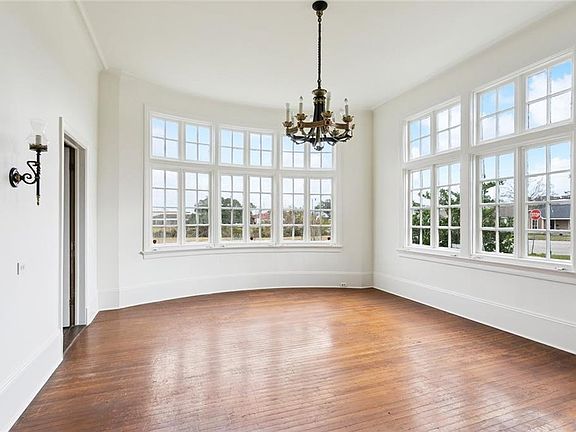 4th image of 800 Barataria Blvd