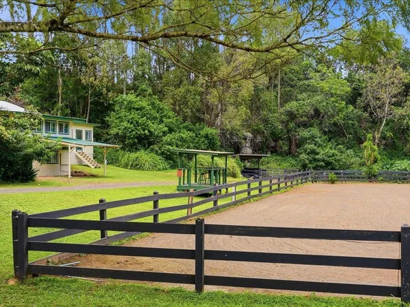 61 Kee Rd, Makawao, HI 96768