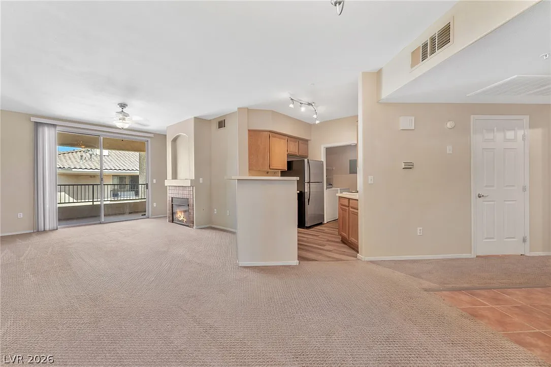 2 bed, 2.0 bath, 962 sqft, $1,400 — Photo 3