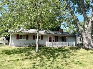 2006 E Country Squire Dr, Urbana, IL 61802