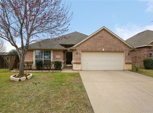 8376 Edgepoint Trl, Hurst, TX 76053