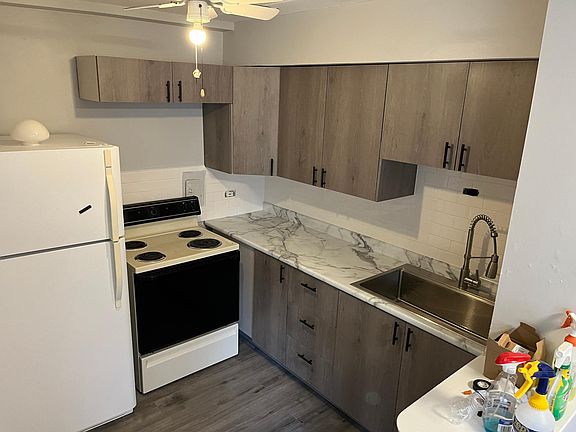 5th image of 2035 W Granville Ave APT 110