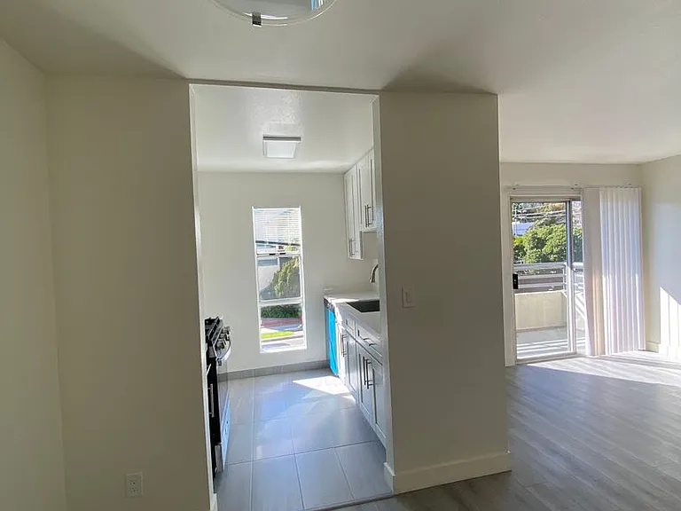 1250 N. June St. Los Angeles CA 90038 — Photo 44