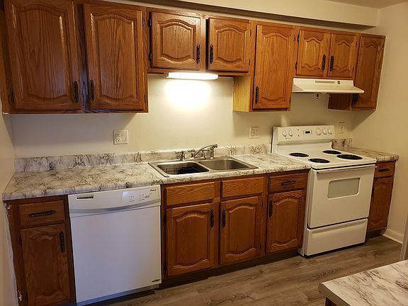 3rd image of 17 Village Ct Unit 17