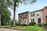 Springfield Oaks Dr-S2108-001.jpg