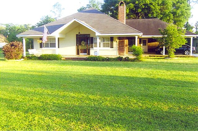 1st image of 76 Oak Allee Dr