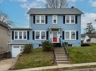 996 W 5th St, Dubuque, IA 52001