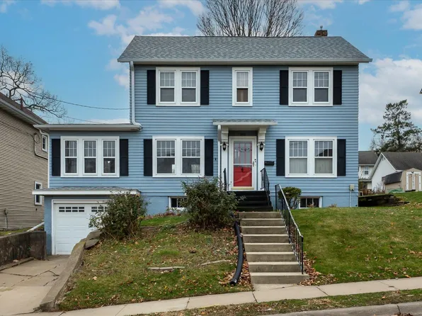 996 W 5th St, Dubuque, IA 52001