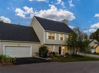 127 Clear Pond Dr UNIT 127, Walpole, MA 02081