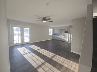 203 River Oaks Dr APT E, Destrehan, LA 70047