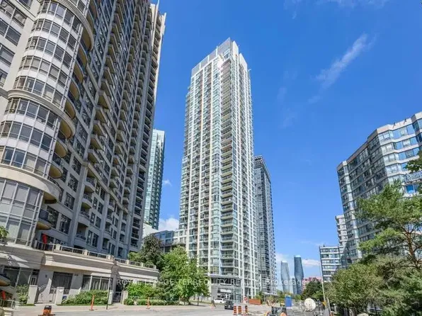225 Webb Dr, Mississauga, ON